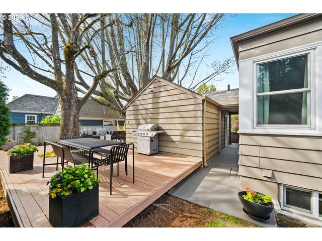 6430 Ne HANCOCK St, Portland, OR 97213