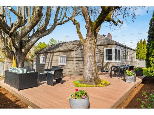 6430 Ne HANCOCK St, Portland, OR 97213