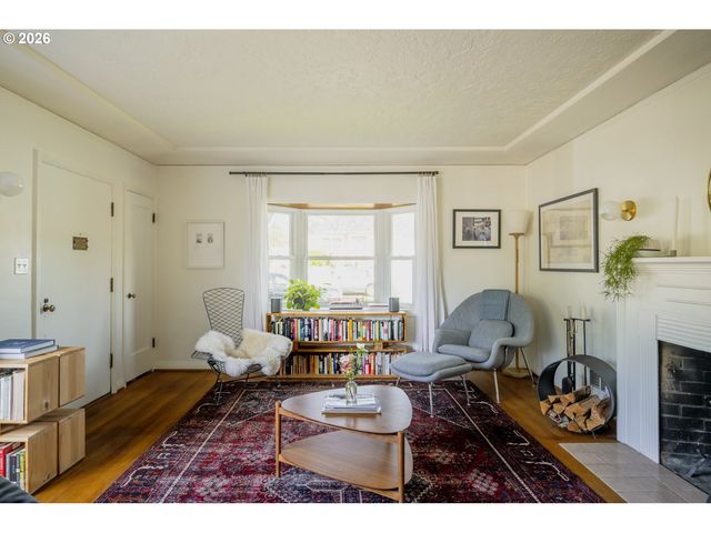 6430 Ne HANCOCK St, Portland, OR 97213