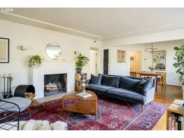 6430 Ne HANCOCK St, Portland, OR 97213