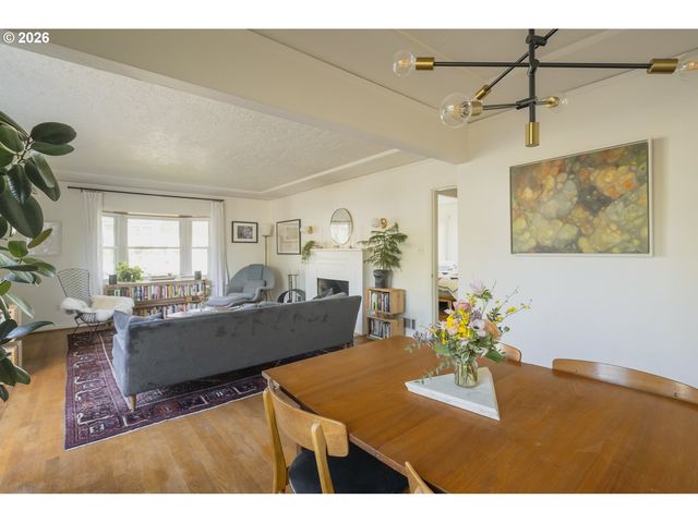 6430 Ne HANCOCK St, Portland, OR 97213