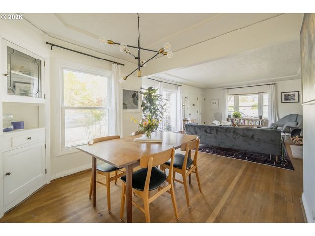 6430 Ne HANCOCK St, Portland, OR 97213