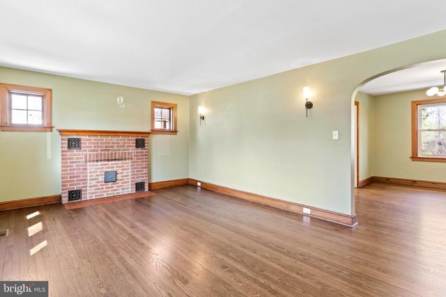 251 E POMFRET ST, Carlisle, PA 17013