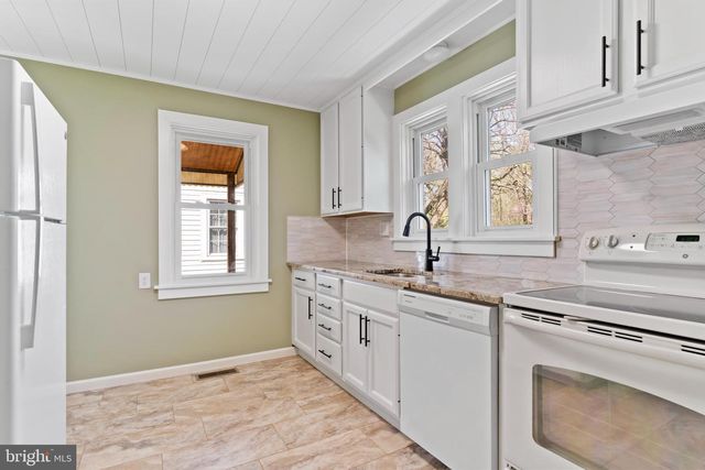 251 E POMFRET ST, Carlisle, PA 17013