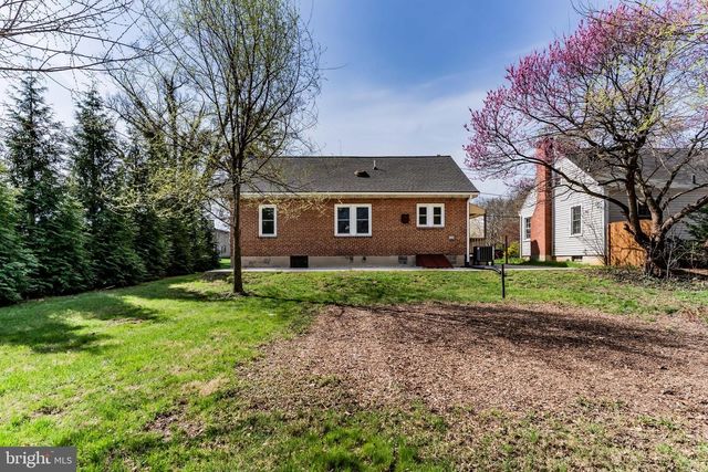 251 E POMFRET ST, Carlisle, PA 17013