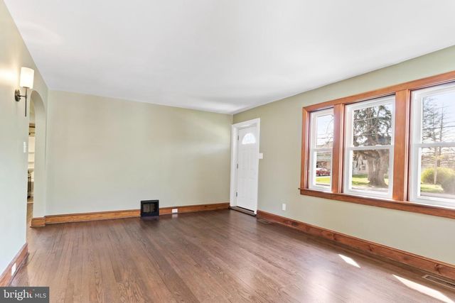 251 E POMFRET ST, Carlisle, PA 17013