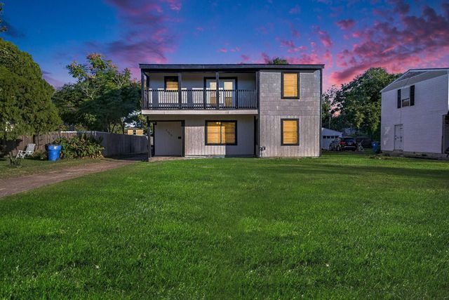 1126 1st Avenue N, Texas City, TX 77590