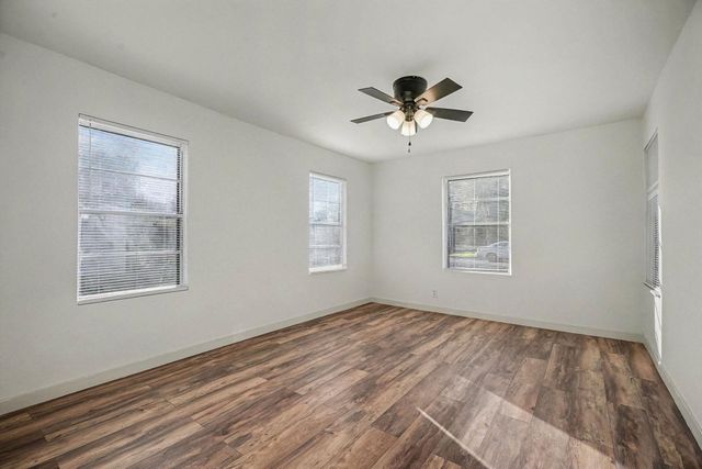 1126 1st Avenue N, Texas City, TX 77590