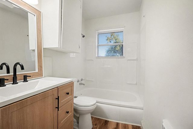 1126 1st Avenue N, Texas City, TX 77590