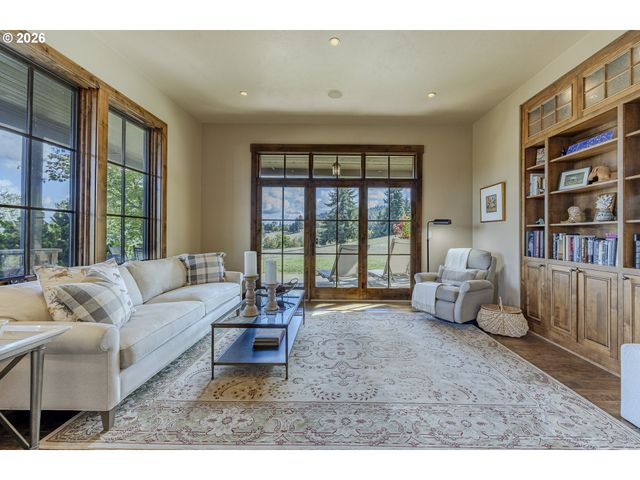 27520 ERICKSON Rd, Eugene, OR 97402