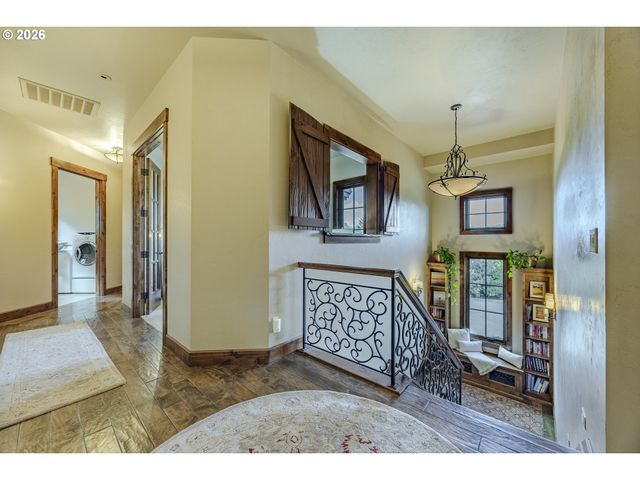 27520 ERICKSON Rd, Eugene, OR 97402