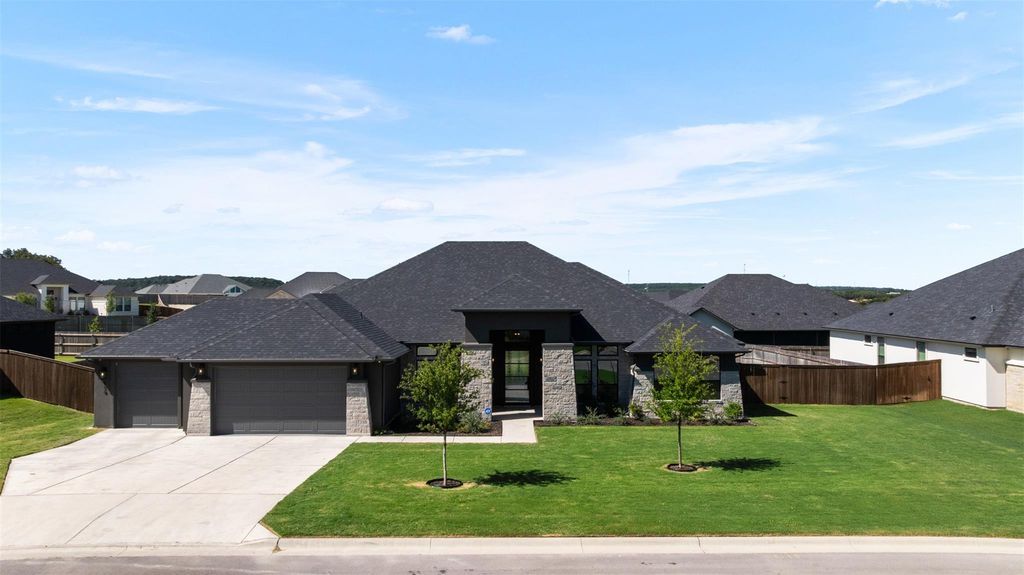 914 High Plains DR, Nolanville, TX 76559