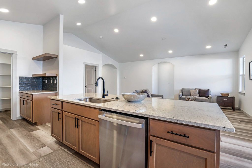 Image 10 of property listing at 10331 Conterra Drive, Missoula, MT 59808