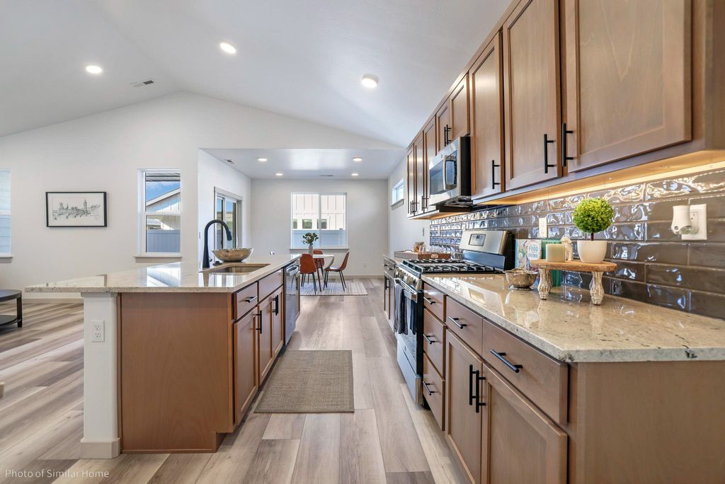 Image 11 of property listing at 10331 Conterra Drive, Missoula, MT 59808