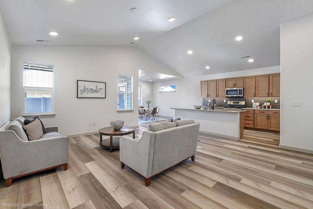 Image 5 of property listing at 10331 Conterra Drive, Missoula, MT 59808