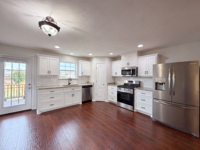 1948 Susan Rd, Columbia, TN 38401