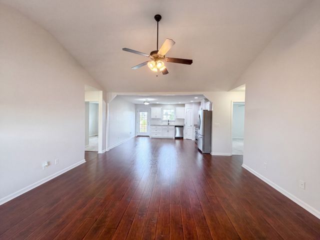 1948 Susan Rd, Columbia, TN 38401