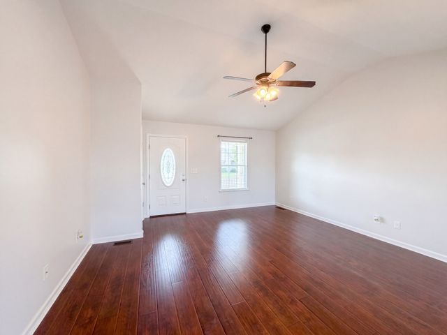 1948 Susan Rd, Columbia, TN 38401