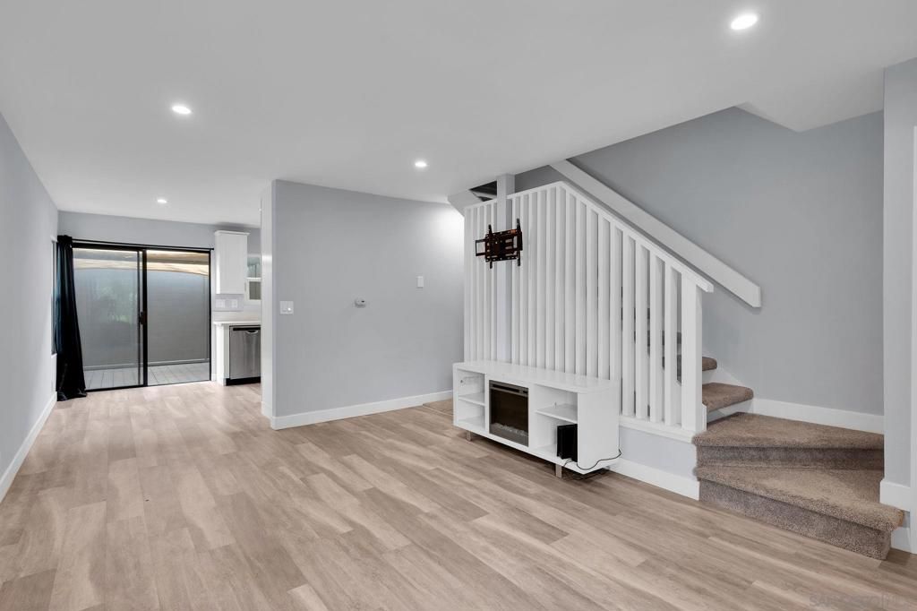 1235 River Glen Row 83, San Diego, CA 92111 — photo 2