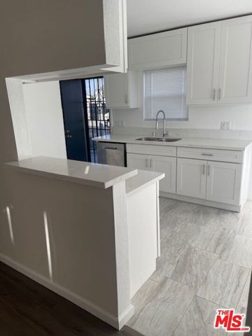 959 E 105th Street, Los Angeles, CA 90002