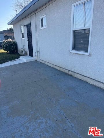 959 E 105th Street, Los Angeles, CA 90002