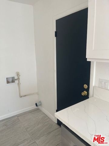 959 E 105th Street, Los Angeles, CA 90002