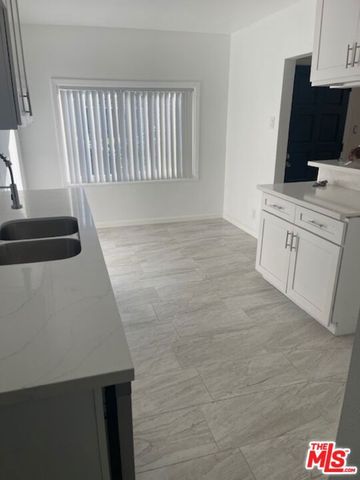 959 E 105th Street, Los Angeles, CA 90002