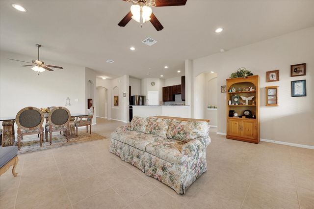 6946 Breezy Point, Willis, TX 77318