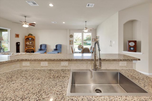 6946 Breezy Point, Willis, TX 77318