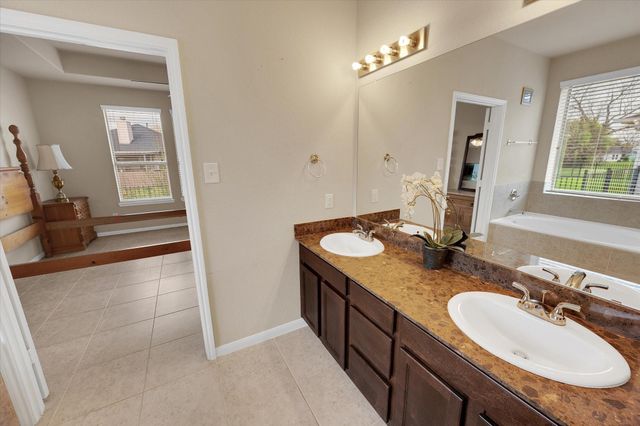 6946 Breezy Point, Willis, TX 77318