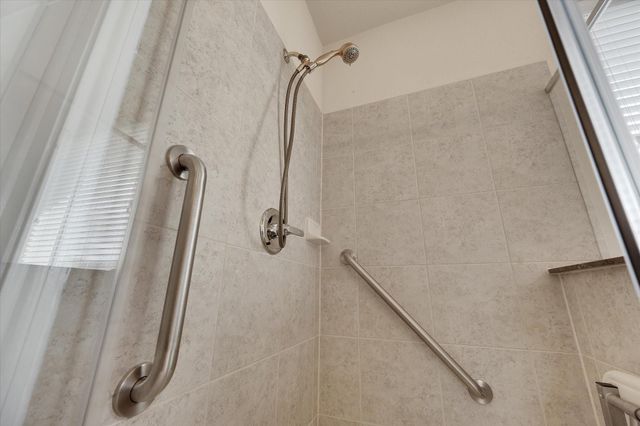 6946 Breezy Point, Willis, TX 77318