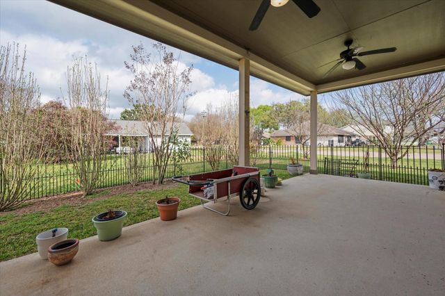 6946 Breezy Point, Willis, TX 77318
