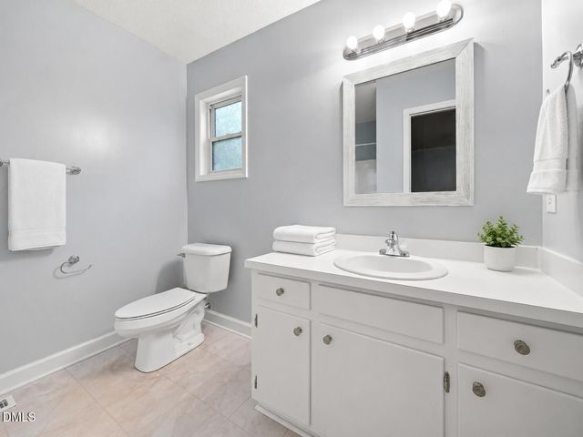 215 Brookfield Circle, Sanford, NC 27330