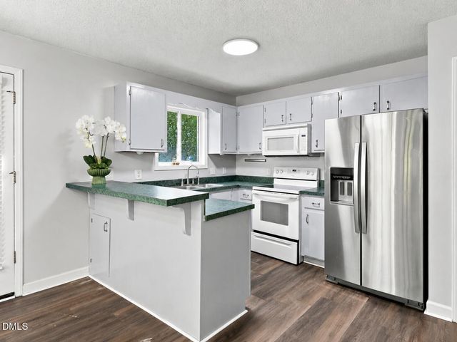 215 Brookfield Circle, Sanford, NC 27330