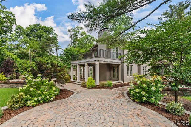 10928 Clayton Road, St Louis, MO 63131