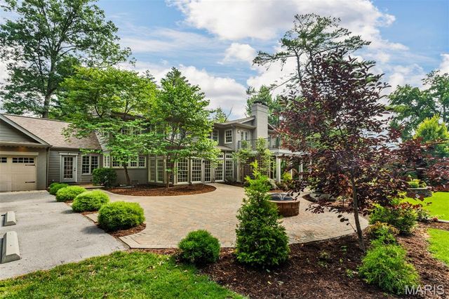 10928 Clayton Road, St Louis, MO 63131