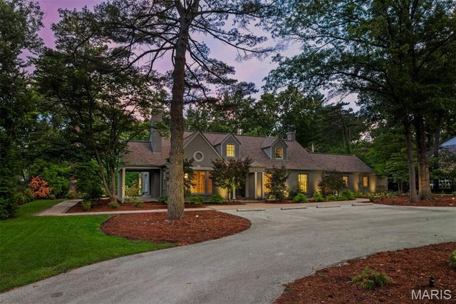 10928 Clayton Road, St Louis, MO 63131