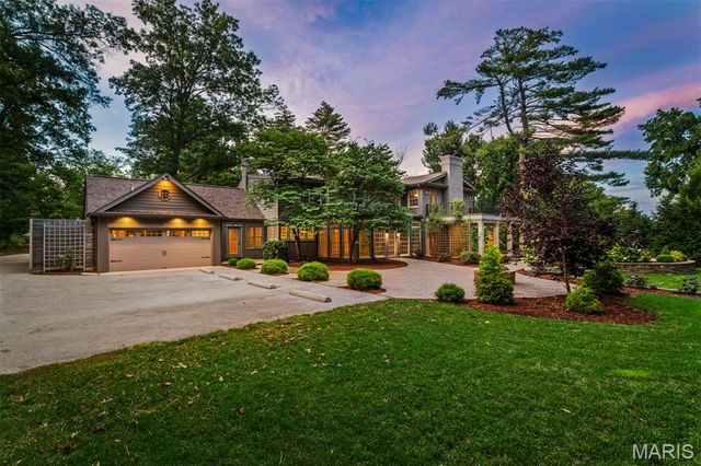 10928 Clayton Road, St Louis, MO 63131