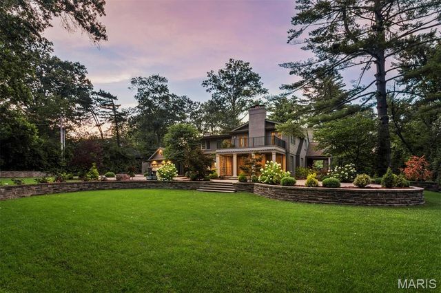 10928 Clayton Road, St Louis, MO 63131