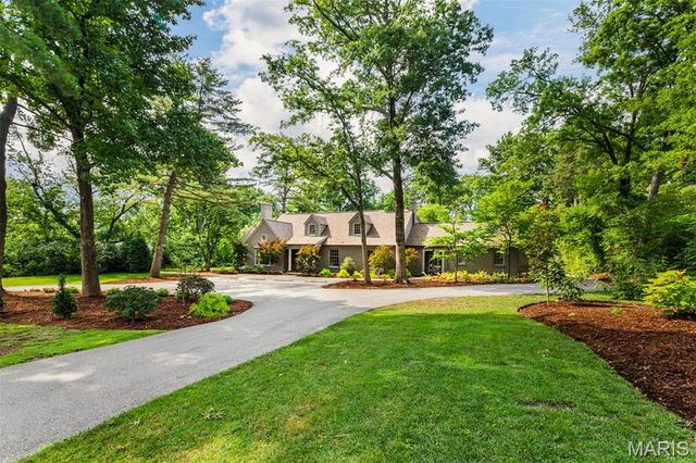 10928 Clayton Road, St Louis, MO 63131