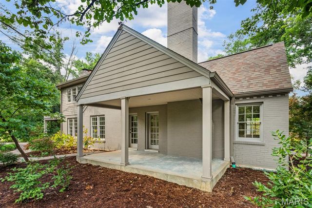 10928 Clayton Road, St Louis, MO 63131