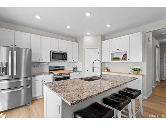 42835 Hawktree Cir, Elizabeth, CO 80107