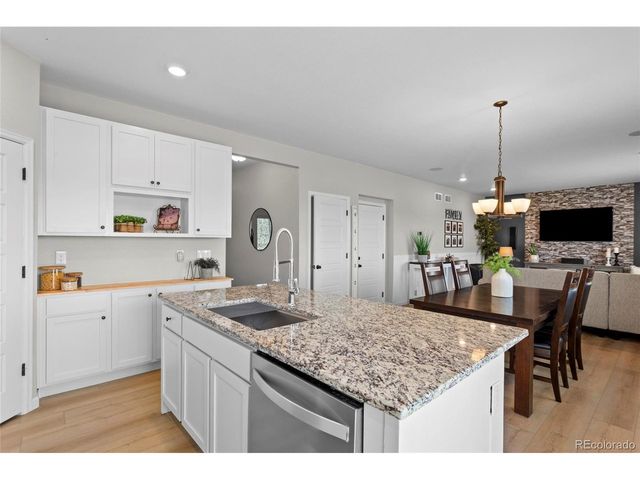 42835 Hawktree Cir, Elizabeth, CO 80107