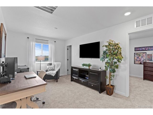 42835 Hawktree Cir, Elizabeth, CO 80107