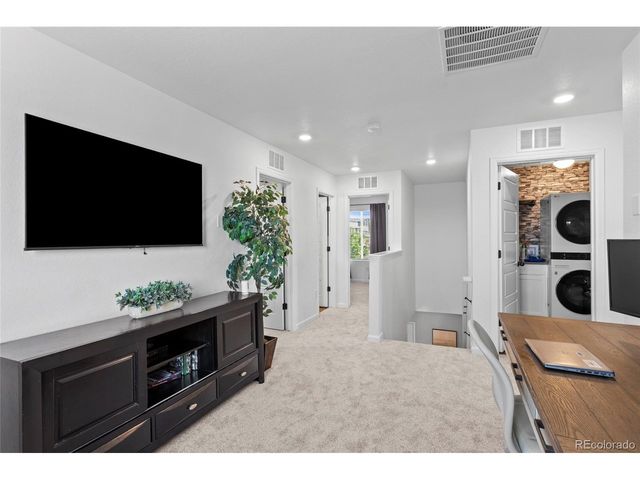 42835 Hawktree Cir, Elizabeth, CO 80107