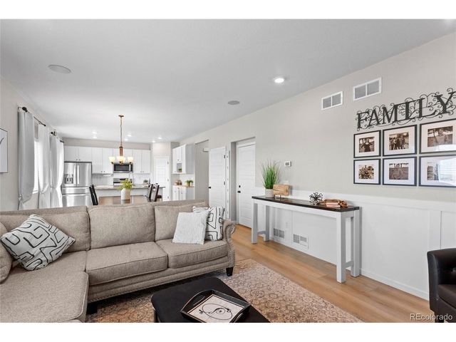 42835 Hawktree Cir, Elizabeth, CO 80107