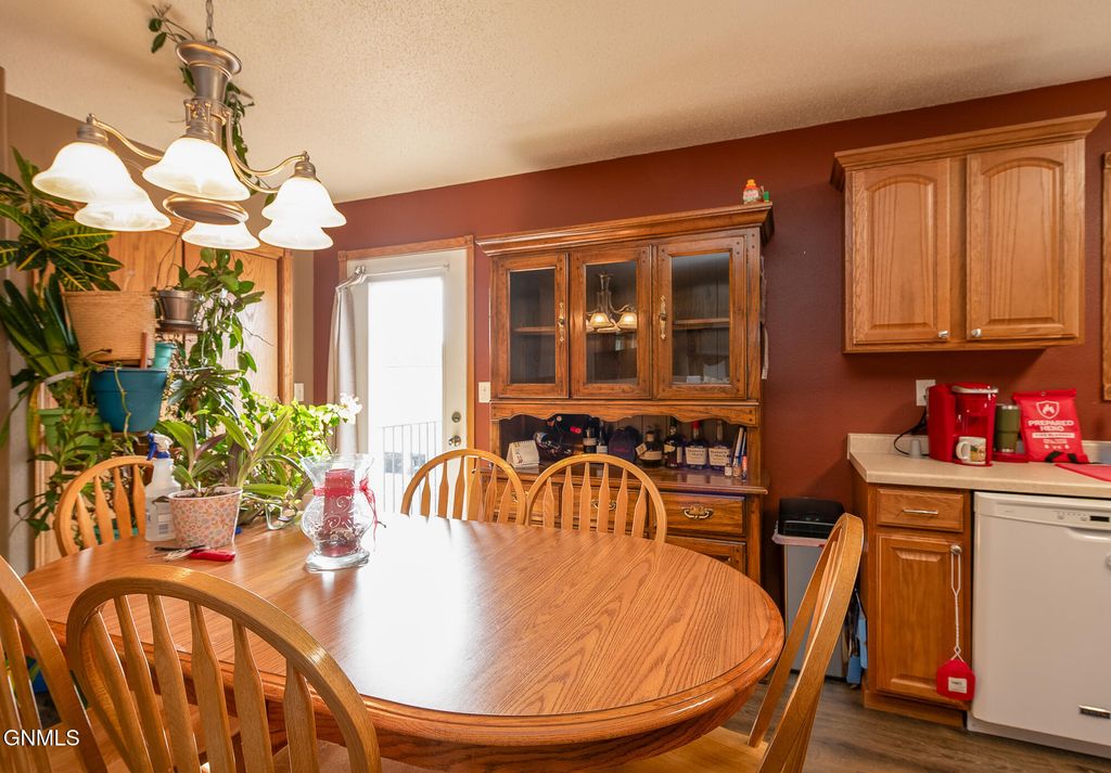 4537 30th Avenue NW, Mandan, ND 58554 photo 5