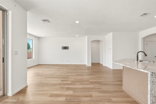 120 Mountaingem Loop, Santa Fe, NM 87508