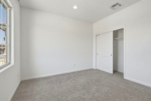 120 Mountaingem Loop, Santa Fe, NM 87508