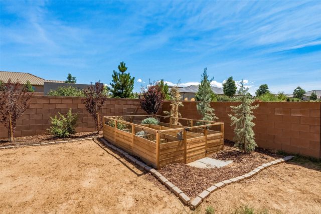 120 Mountaingem Loop, Santa Fe, NM 87508